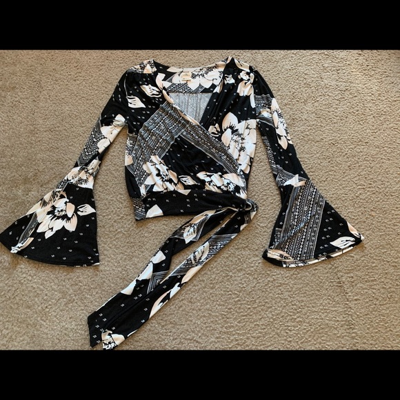 O'Neill Tops - Cute Blouse